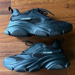 Steve Madden Black Chunky Sneakers - Streetwear / Athleisure